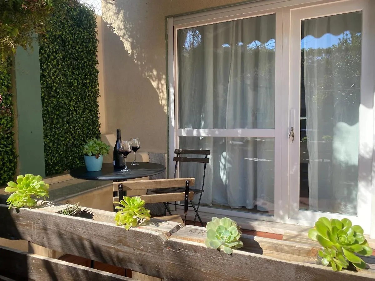 *** Pensionat Mahouse Guesthouse Lisboa Portugal