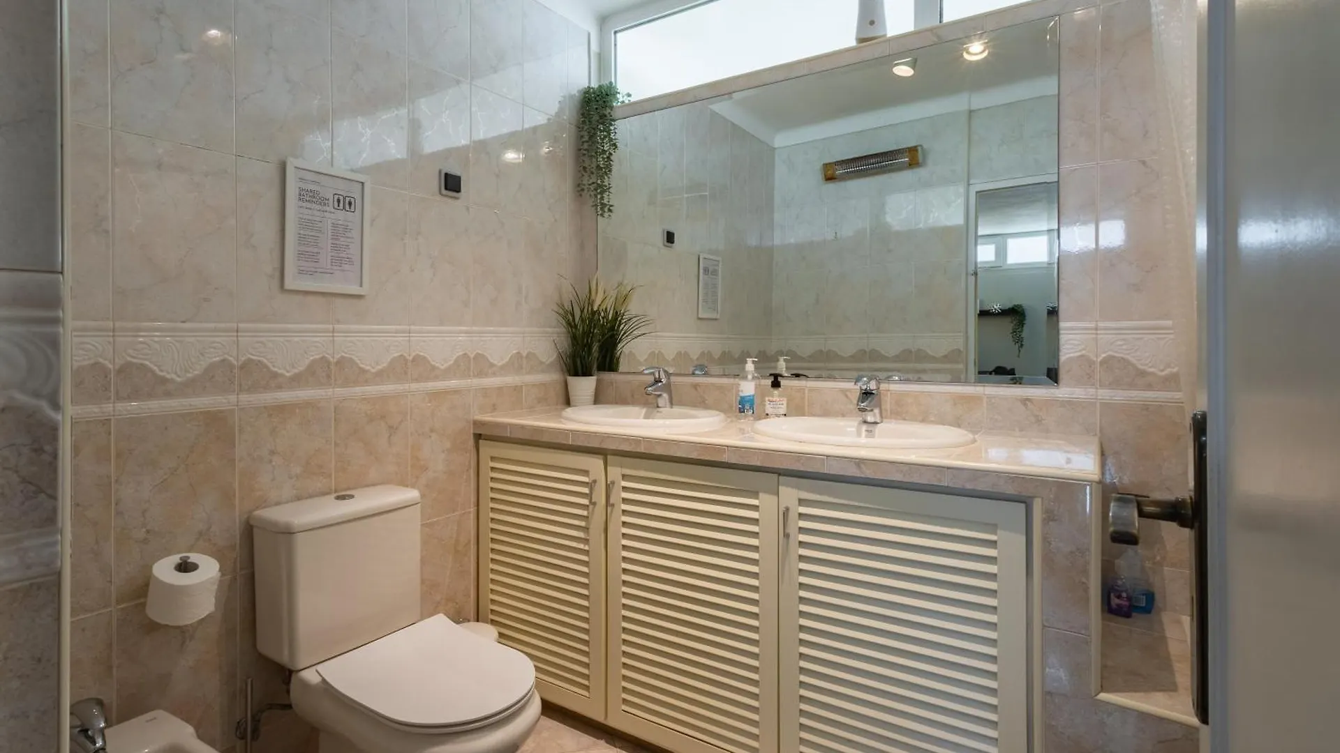 *** Pensionat Mahouse Guesthouse Lisboa Portugal